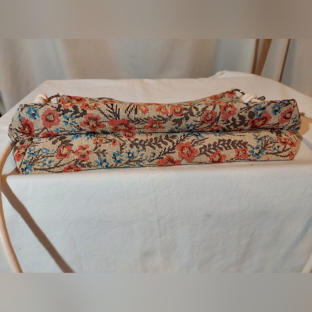 Floral Tapestry Bag With White Shoulder Strap - Picture 4 of 9